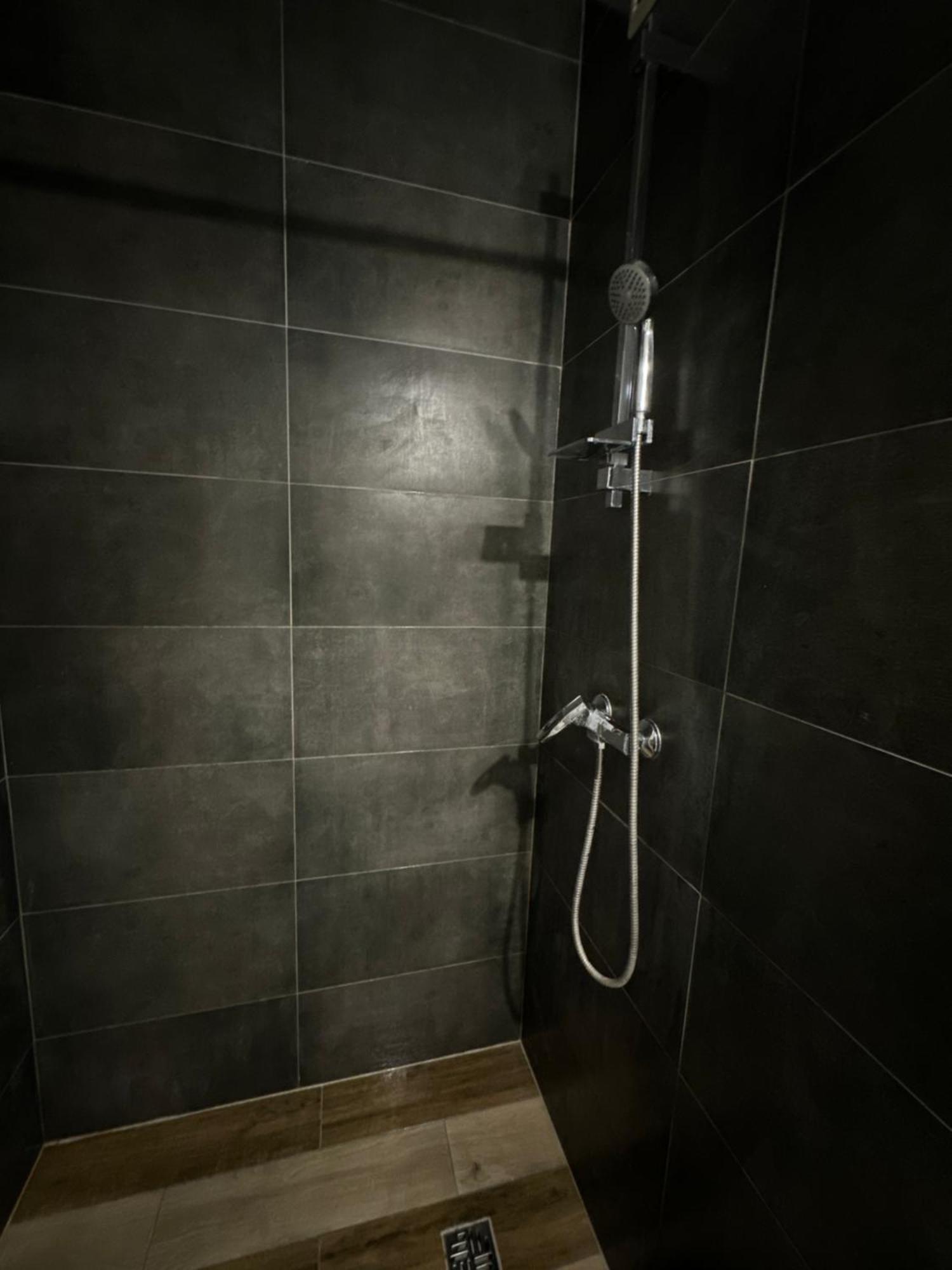 Levvv Apartment Lviv Bagian luar foto